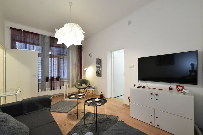 Apartment Heart To Heart