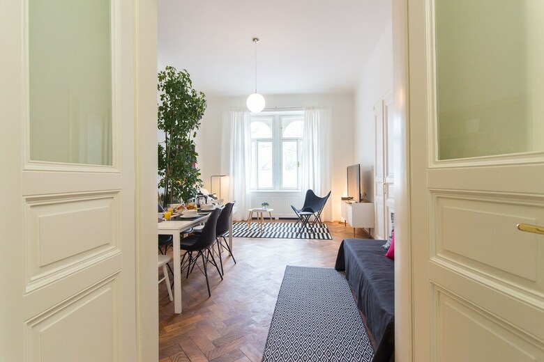 Stylish Modern Apartment For 5 People