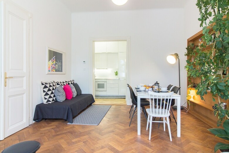 Stylish Modern Apartment For 5 People