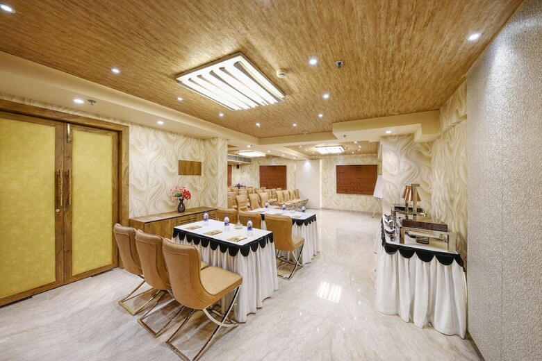 Hotel Narayani Enclave
