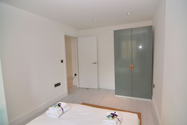 Macarena Wharf Apartments