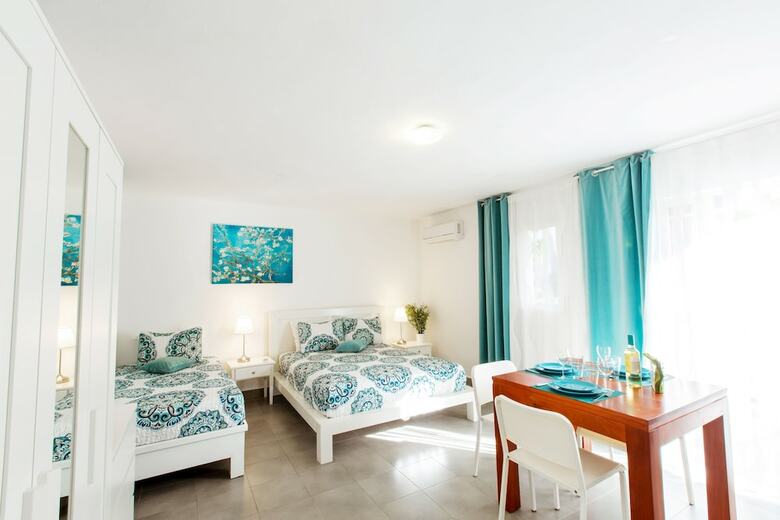 Hotel Truecost Caribbean Paradise