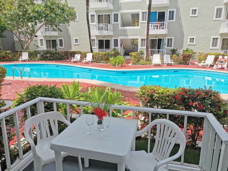 Hotel Truecost Caribbean Paradise