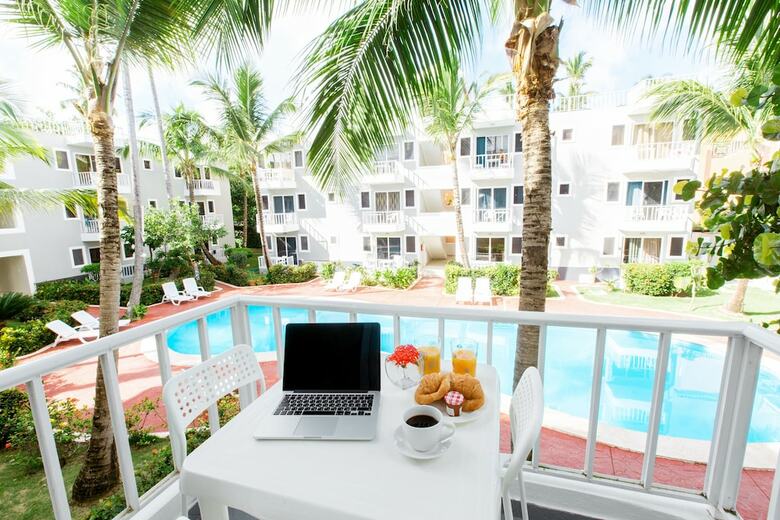 Hotel Truecost Caribbean Paradise