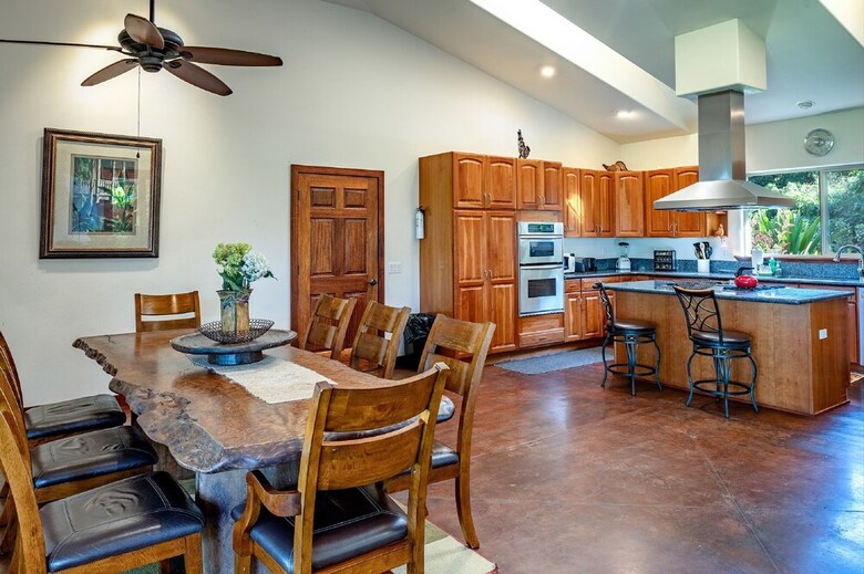 Villa Quatro - Five Bedroom House