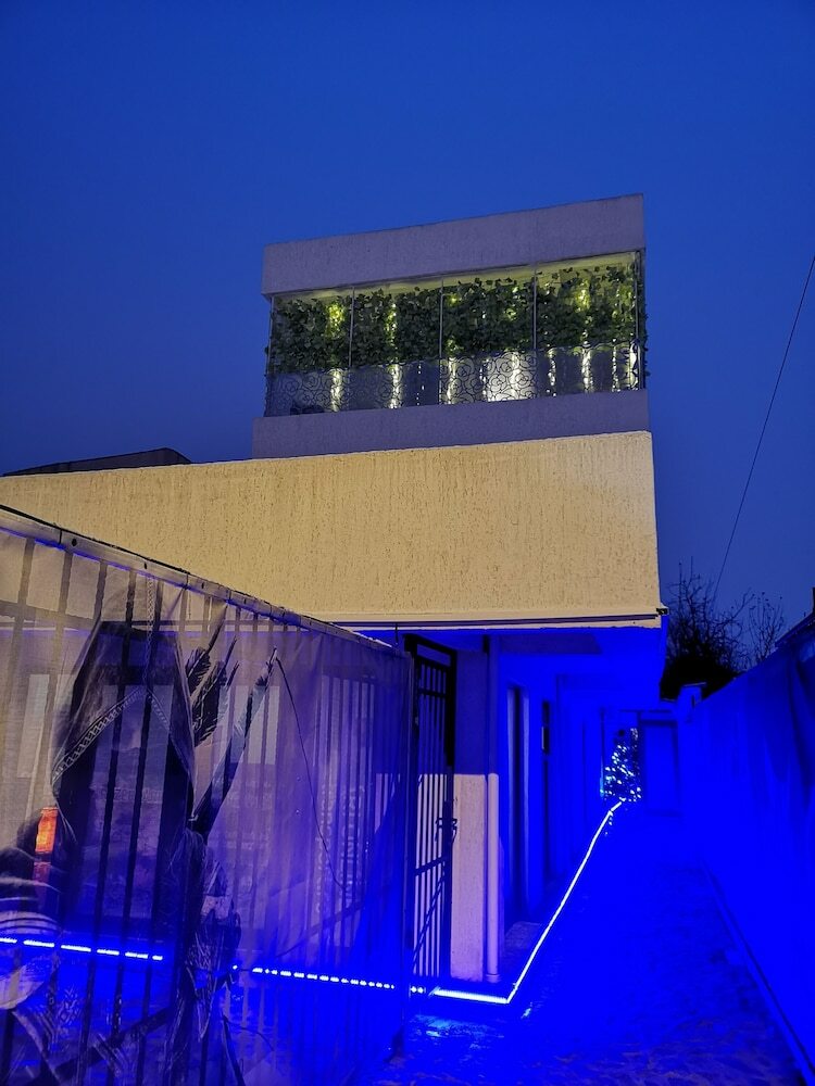 Urban Garden Aparthotel