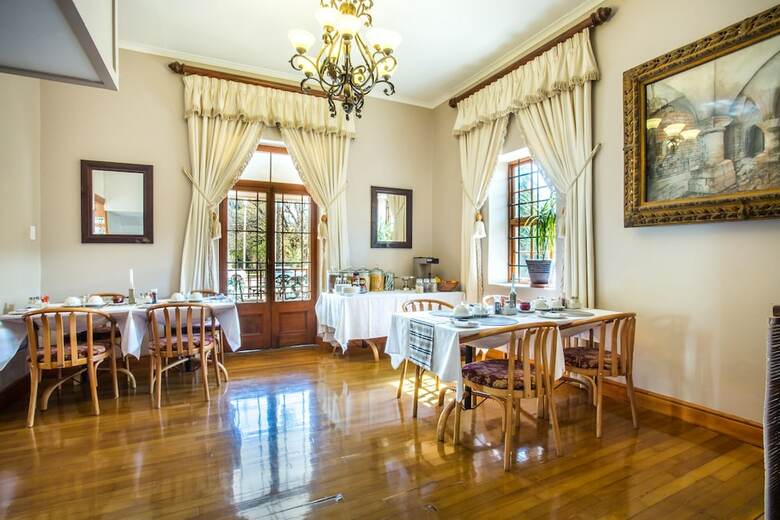 Hotel 88 Baron Van Reede Guesthouse
