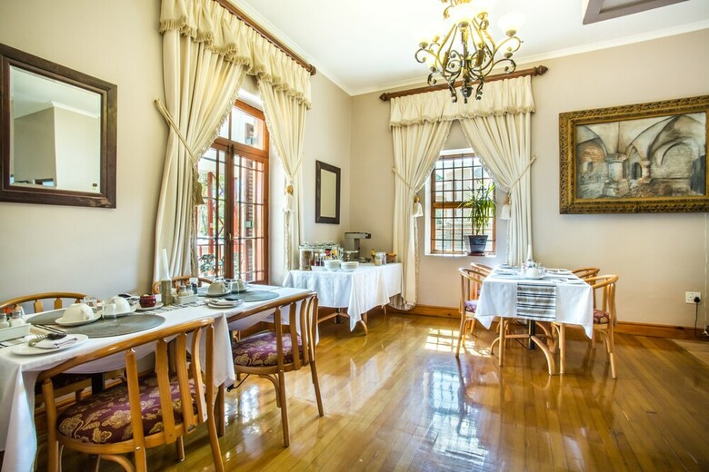 Hotel 88 Baron Van Reede Guesthouse
