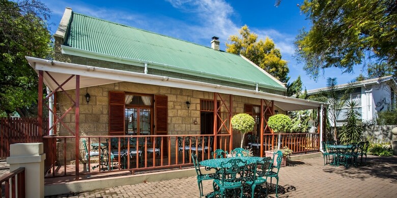 Hotel 88 Baron Van Reede Guesthouse