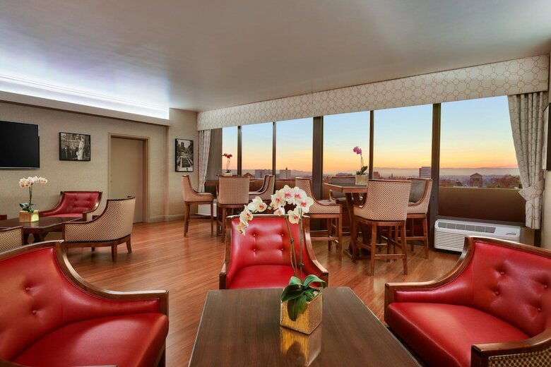 Usc Hotel