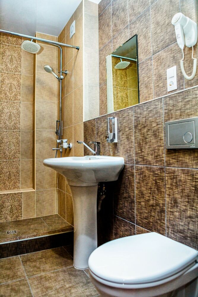 Hotel Revu