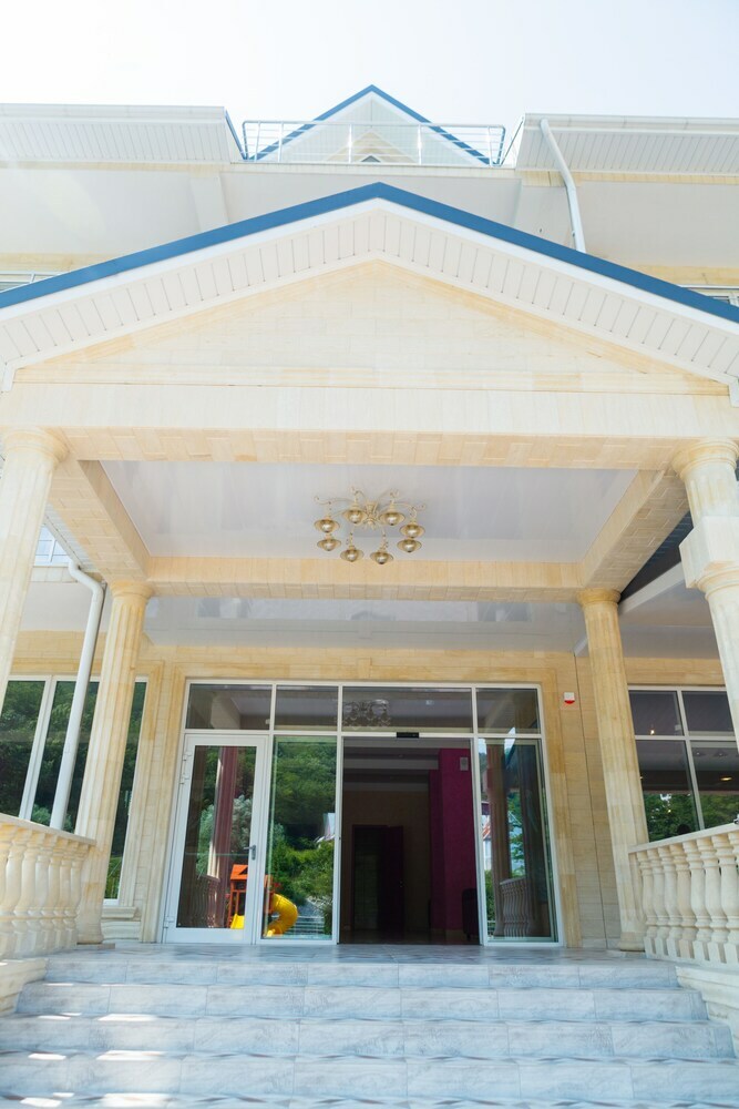 Hotel Revu