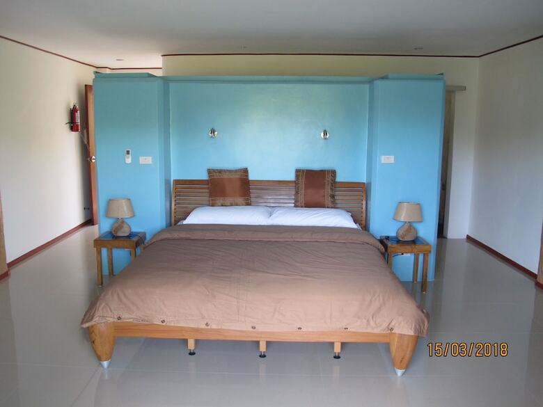 Hotel Cabilao Sunset Dive & Beach Resort