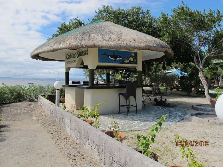 Hotel Cabilao Sunset Dive & Beach Resort