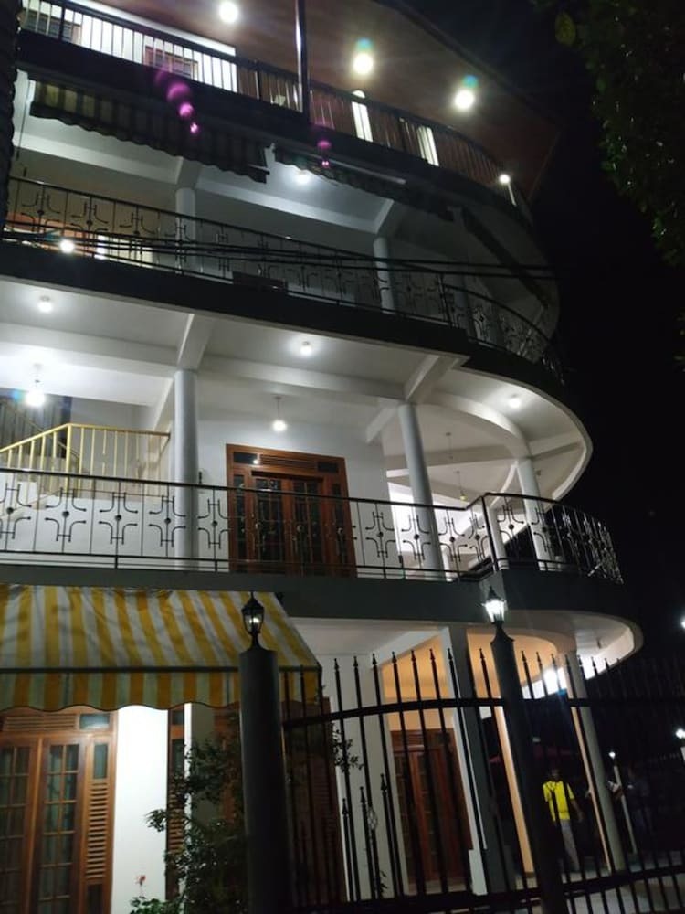 Chef Guru Hotels