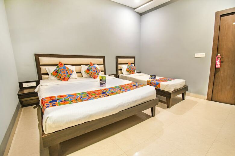 Fabhotel Mezbaan