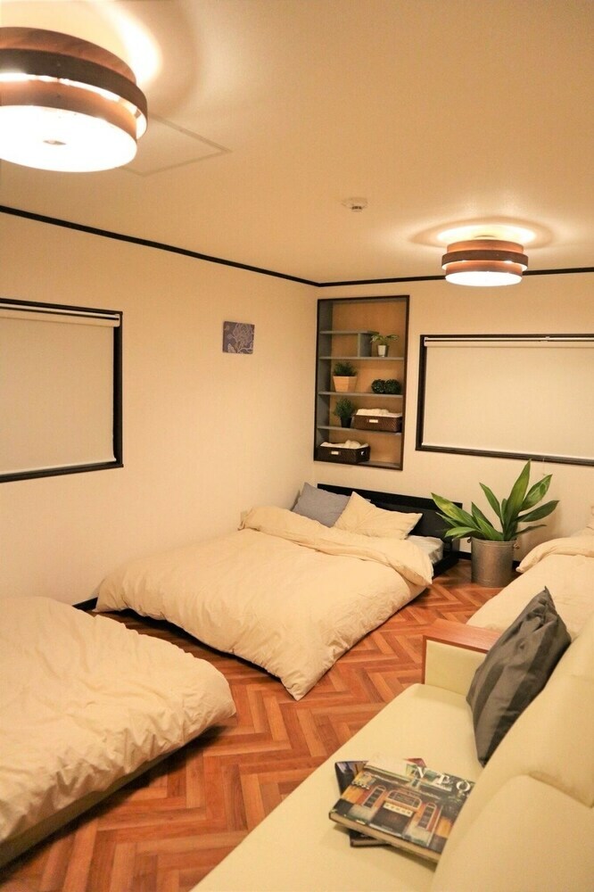 Nexstay House Osaka West