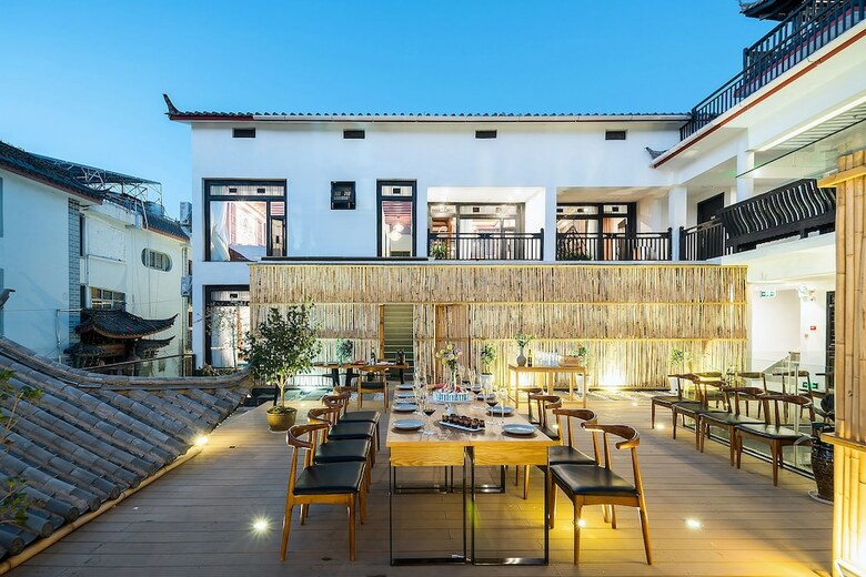 Lijiang Gemmer Hotel