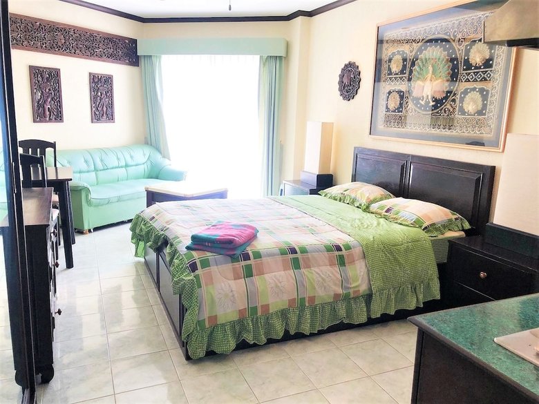15th Floor Sea View Apartment