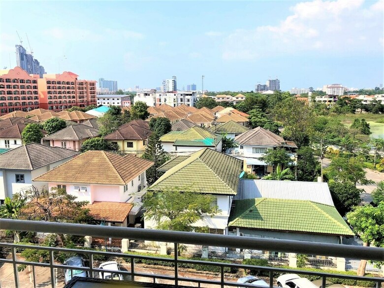 Apartamentos Top Floor Spacious Studio