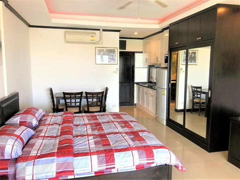Apartamentos Top Floor Spacious Studio