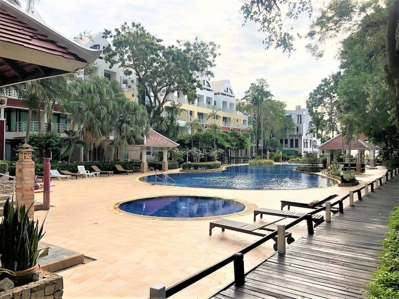Apartamentos Metro Jomtien Condotel