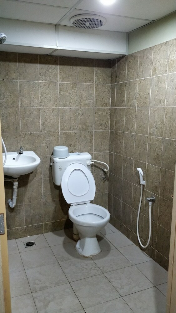 Hotel Oyo 904 Avee Budget Inn