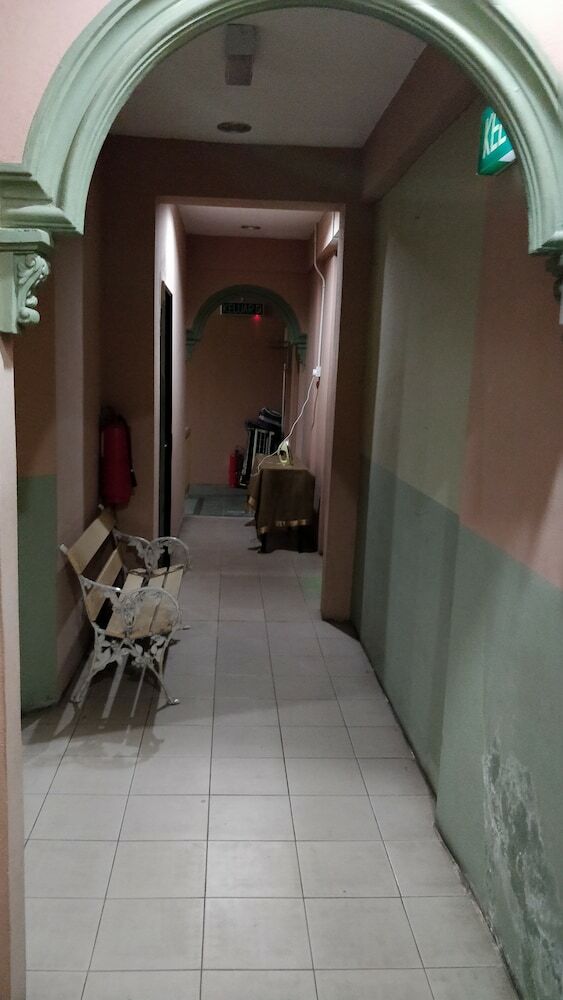 Hotel Oyo 904 Avee Budget Inn