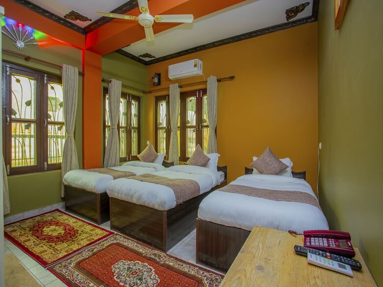 Oyo 348 Hotel Park Treasure