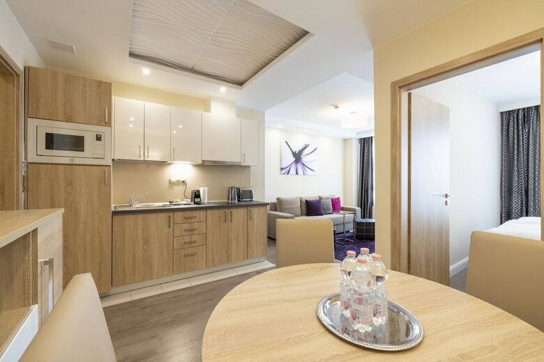Cherry Apartments Palace Quarter