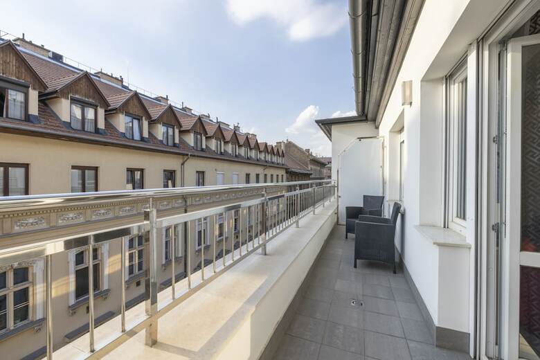 Cherry Apartments Palace Quarter