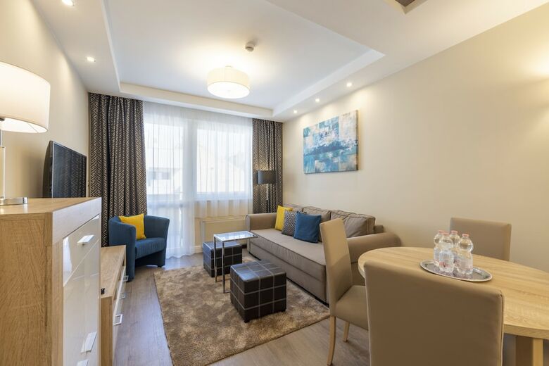 Cherry Apartments Palace Quarter