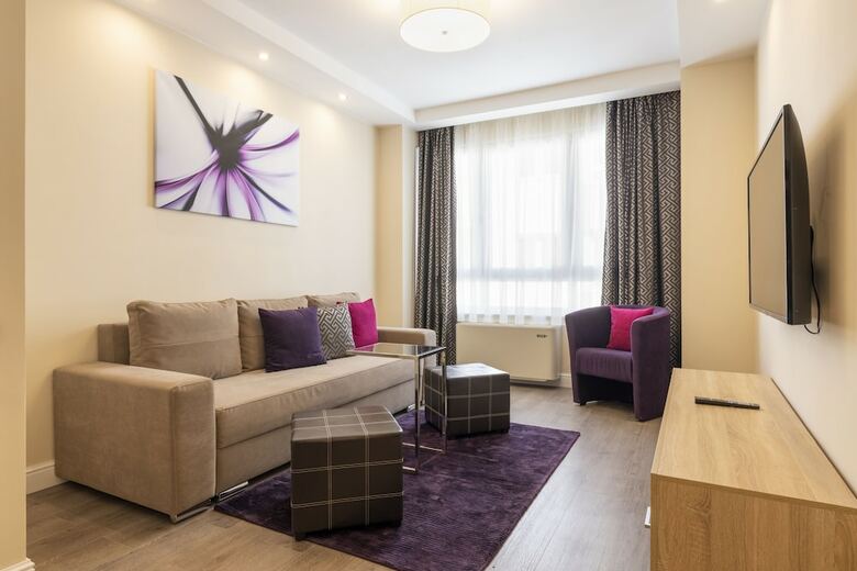 Cherry Apartments Palace Quarter