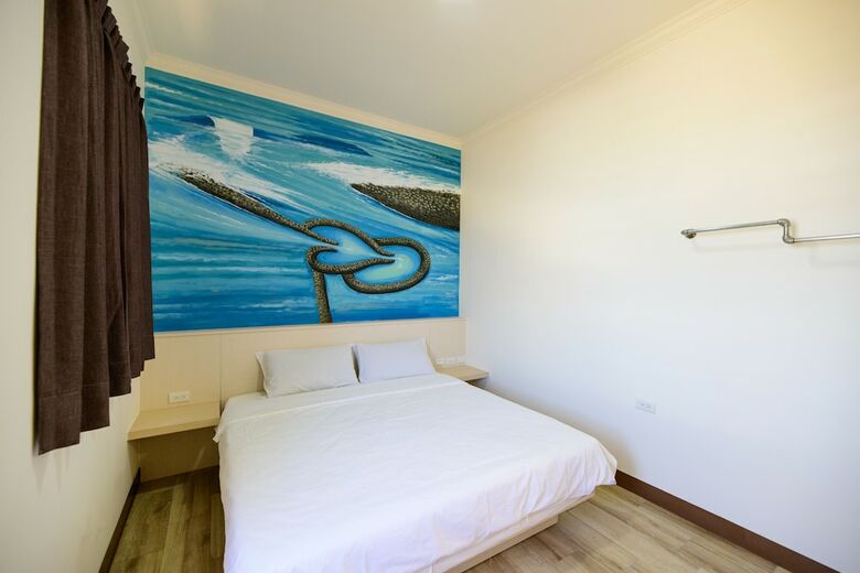 Hotel Township Season B&B