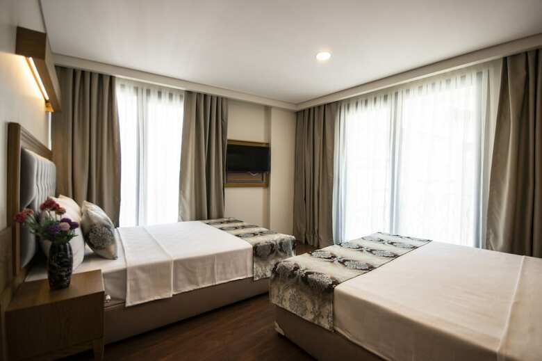 Eliza Hotel