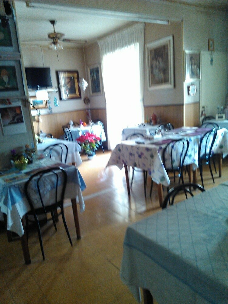 Hotel Pensione Santa Chiara Di Biancheri Katia