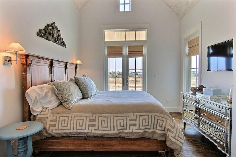 Cinnamon Shore- Oceanaire 196 Ro