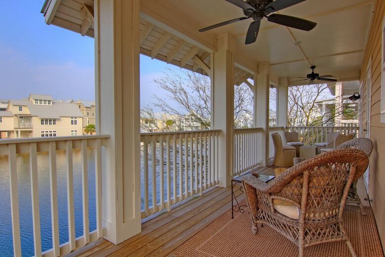 Cinnamon Shore- The Veranda 141 Be