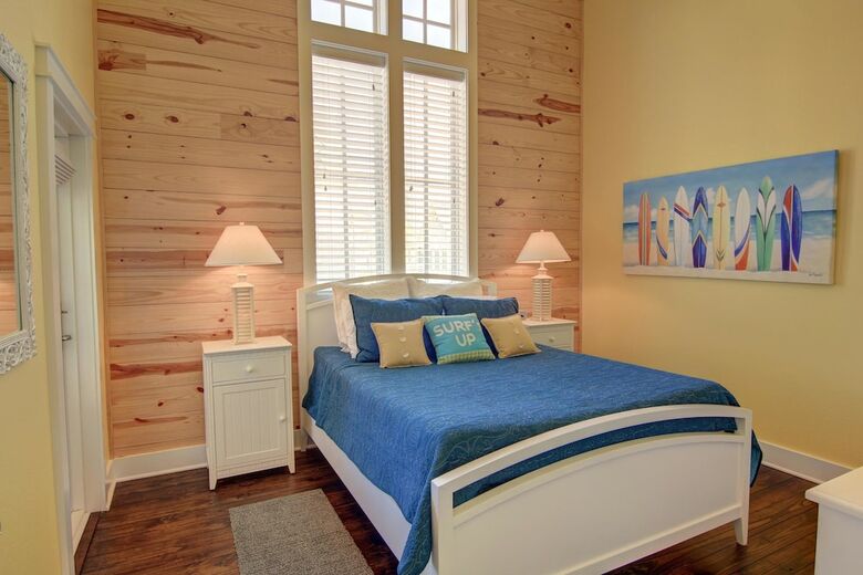 Cinnamon Shore- Seafare 251 Be