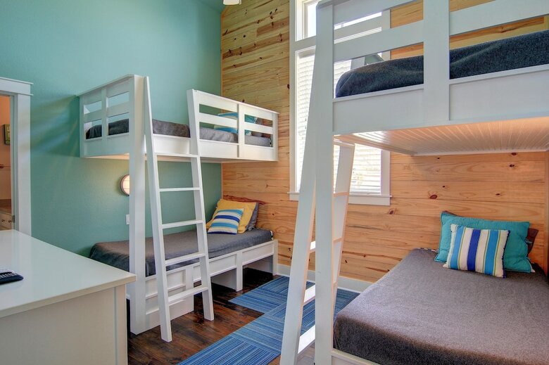 Cinnamon Shore- Seafare 251 Be