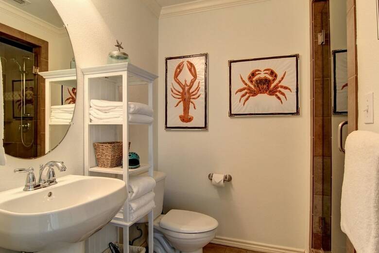 Cinnamon Shore- The Love Shack 116 St