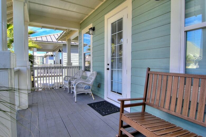 Cinnamon Shore- The Love Shack 116 St