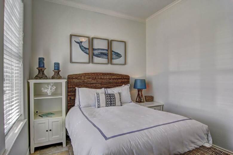 Cinnamon Shore- The Love Shack 116 St