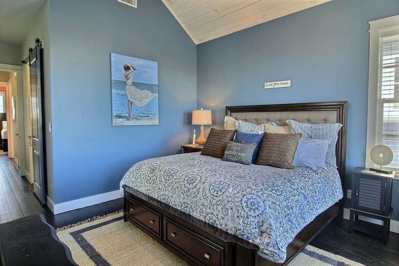 Cinnamon Shore- Nautical Dream 249 Hi