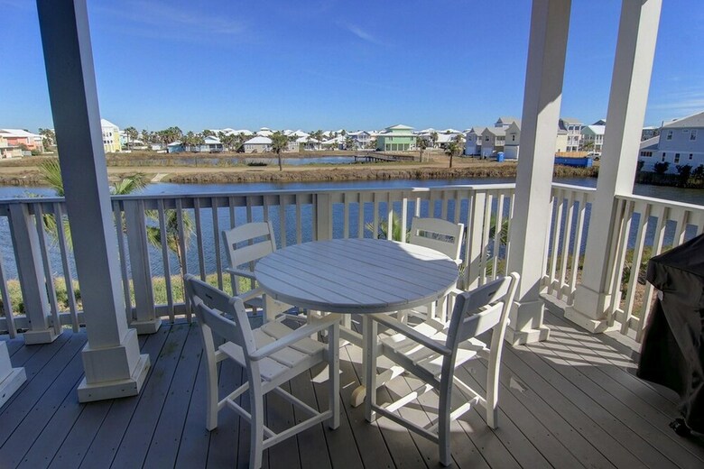 Cinnamon Shore- Nautical Dream 249 Hi