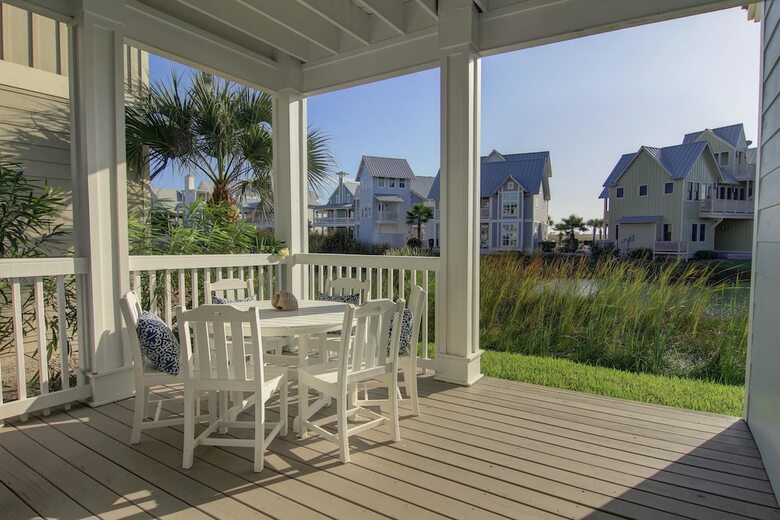 Cinnamon Shore- Big View II 222 Be