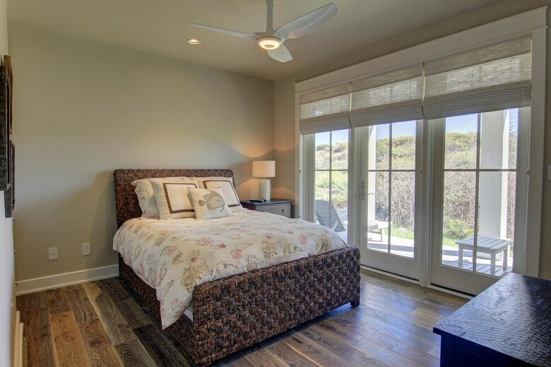 Cinnamon Shore- Barefoot Beach 236 Se