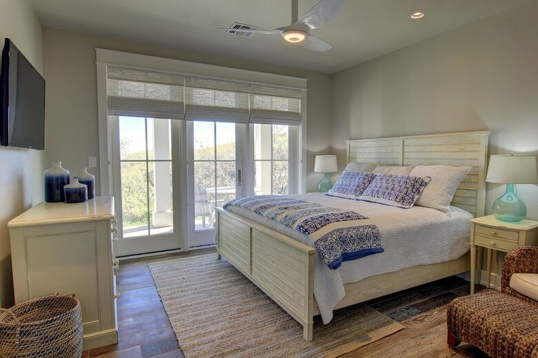 Cinnamon Shore- Barefoot Beach 236 Se