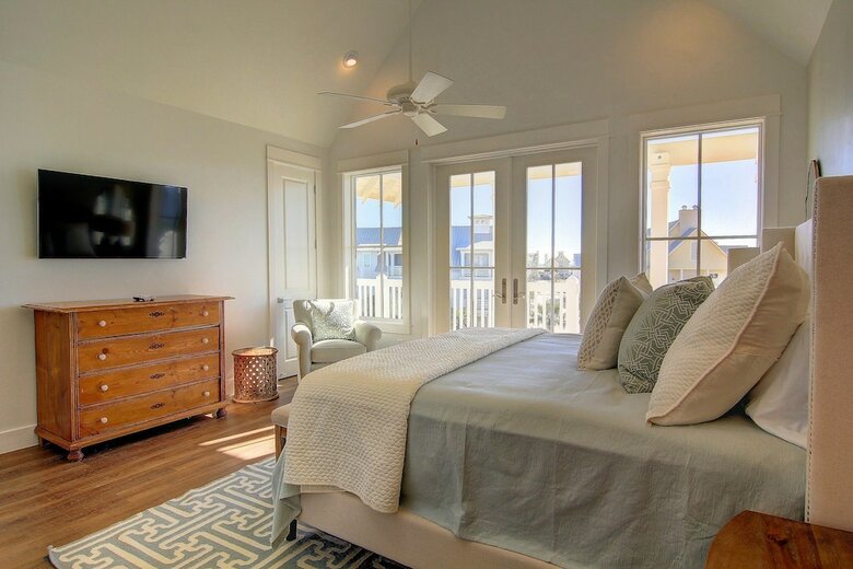 Cinnamon Shore- Salt And Light 192 Ro