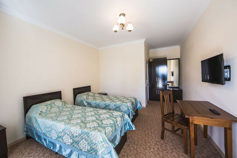 Hotel Altyn Bulak Lakeside Resort